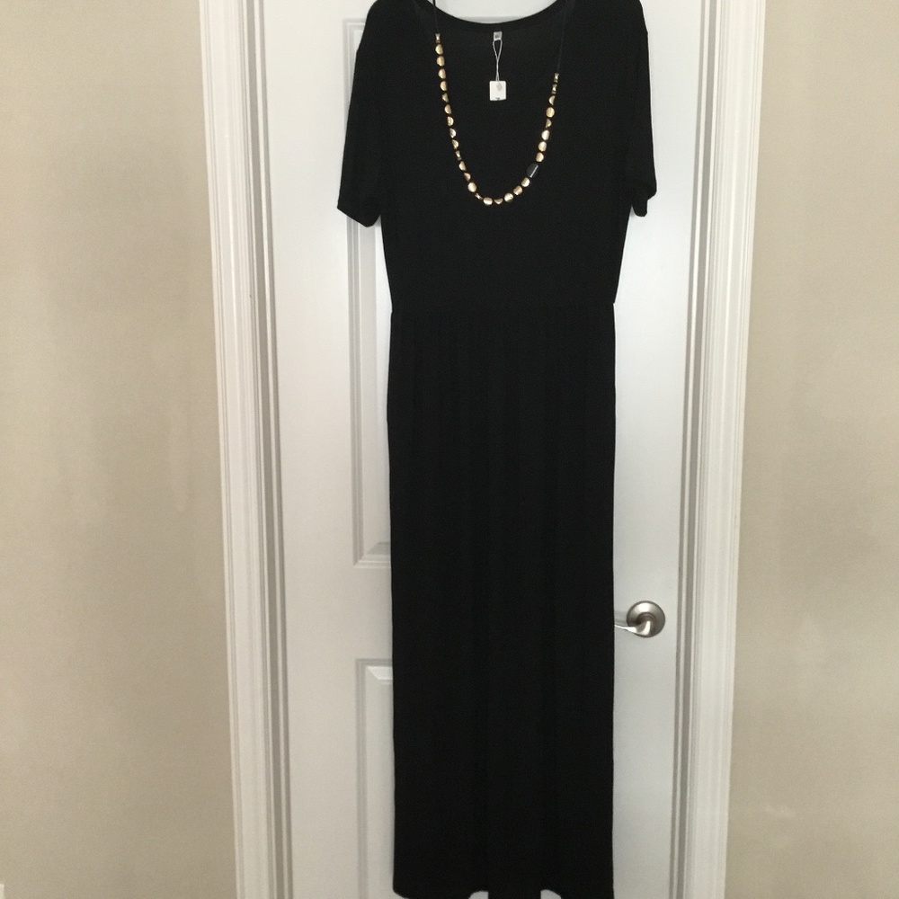Women’s Short Sleeve Maxi Dress With Pockets. SZ. XL